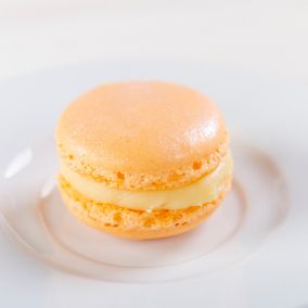 Macaron broskyňa